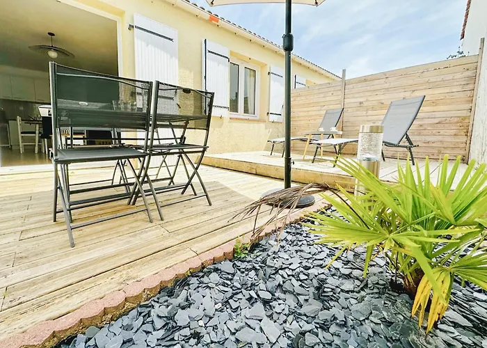 Nyaraló Jolie Maison Renovee Et Decoree Avec Gout A La Chaume 4 Pers *